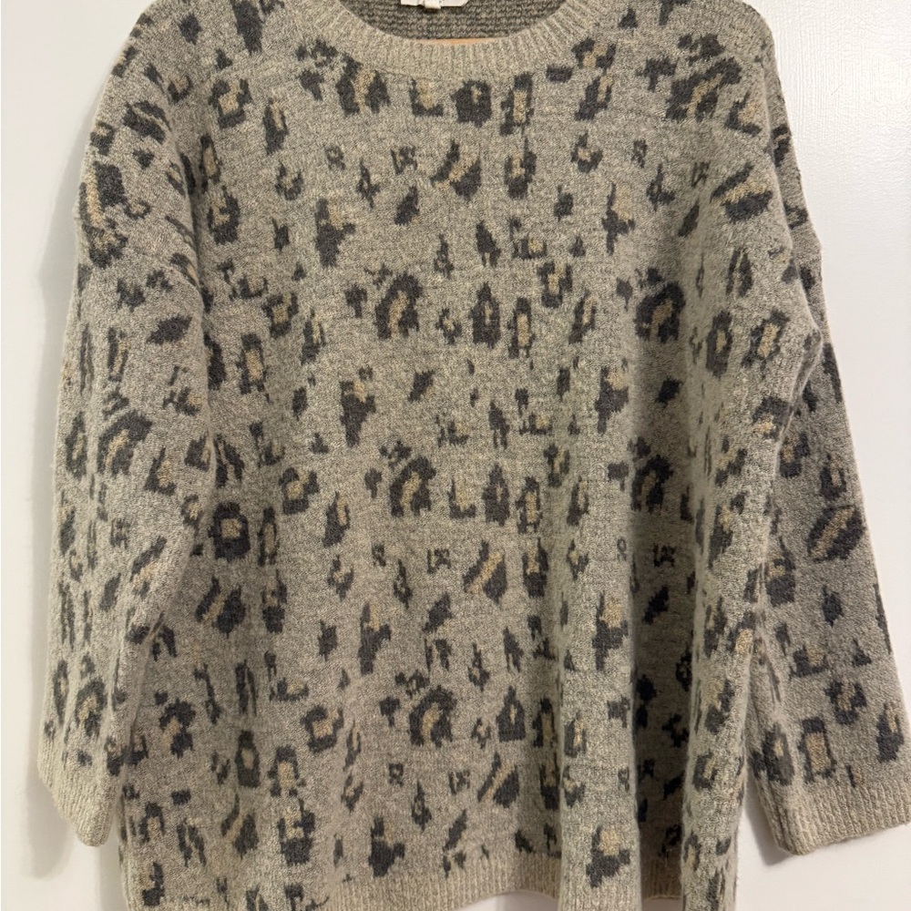 Easel Gray and Black Patterned Women's Sweater